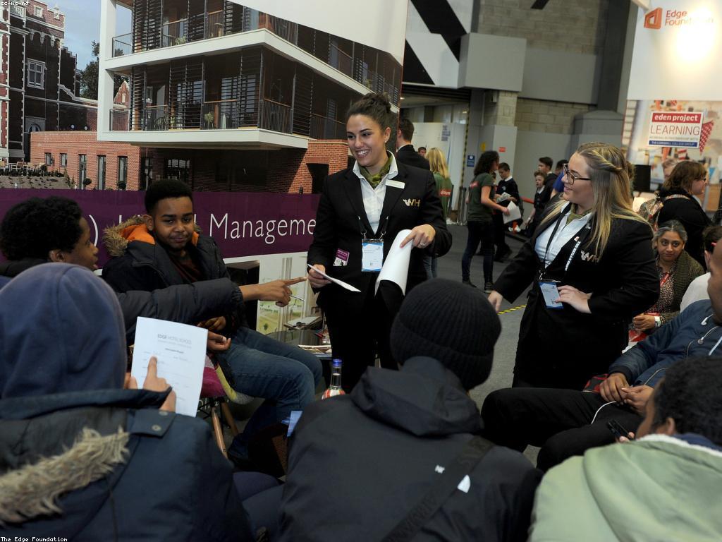 យុទ្ធសាស្ត្រល្បែង: ការអភិវឌ្ឍន៍ជំនាញល្បែងឌីជីថល